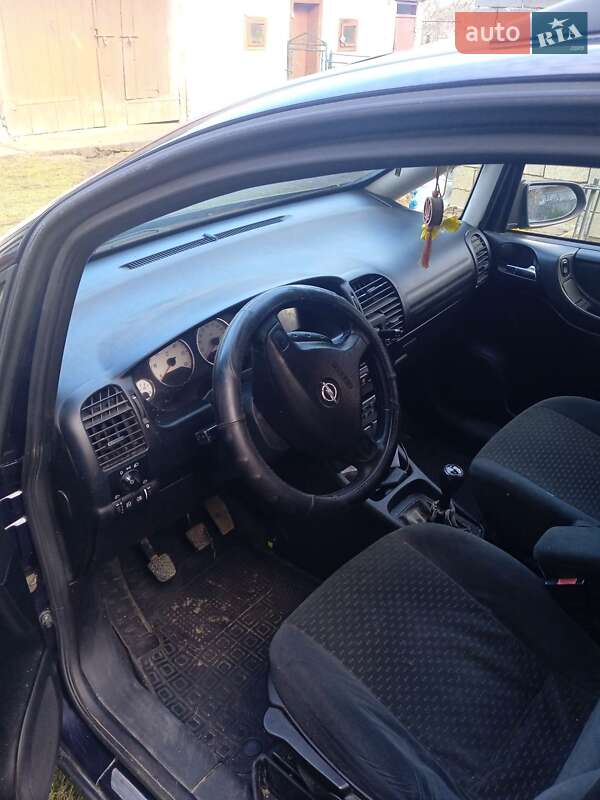 Мінівен Opel Zafira 2004 в Івано-Франківську