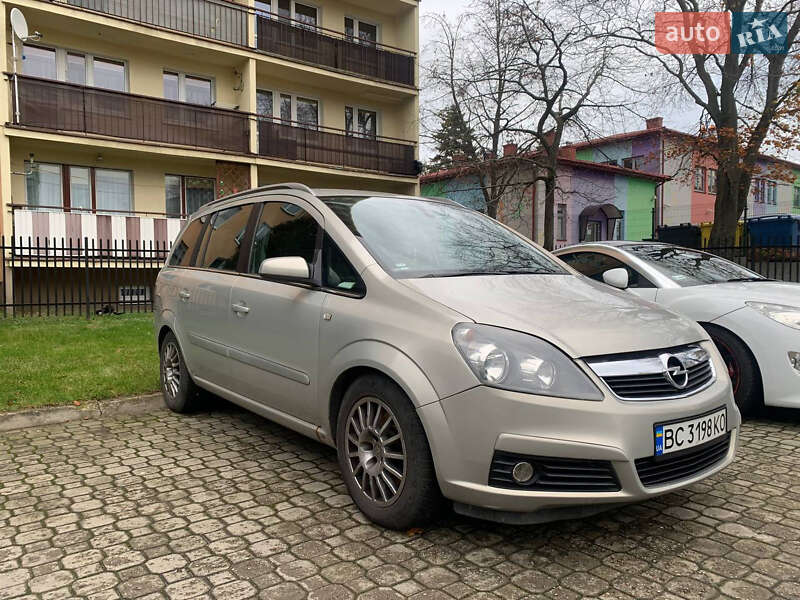 Минивэн Opel Zafira 2005 в Дрогобыче