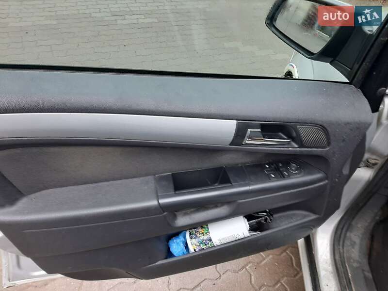 Мінівен Opel Zafira 2009 в Львові фото 9 Мінівен Opel Zafira 2009 в Львові
