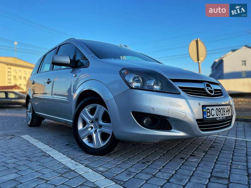 Мінівен Opel Zafira 2013 в Львові