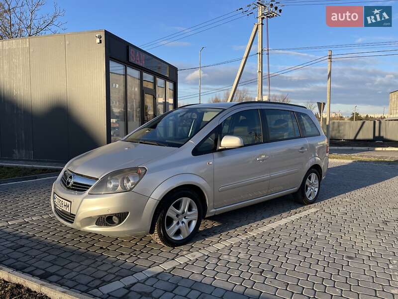 Мінівен Opel Zafira 2013 в Львові