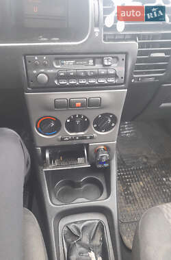 Минивэн Opel Zafira 2004 в 