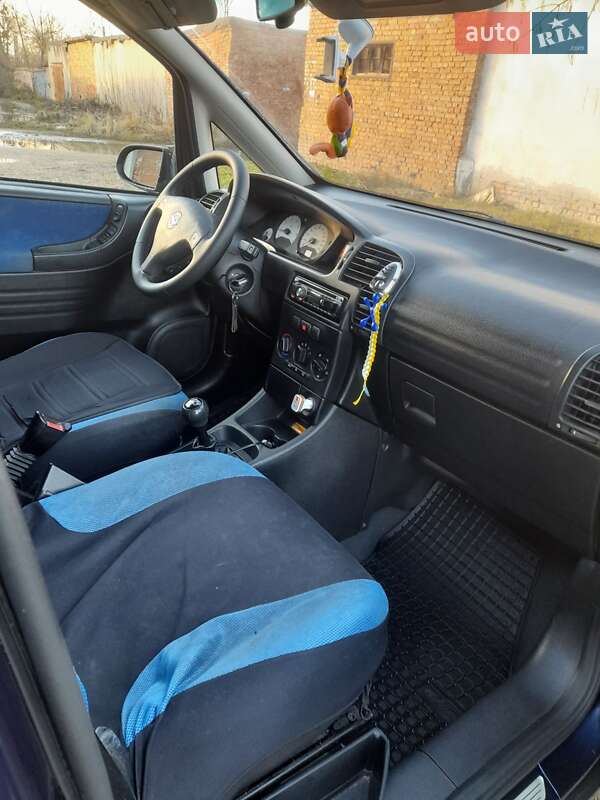 Мінівен Opel Zafira 2000 в Калуші