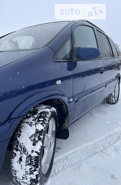 Минивэн Opel Zafira 2004 в 