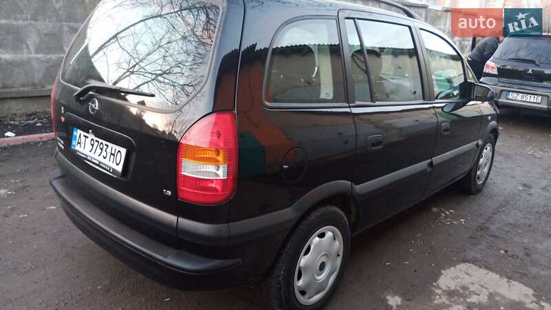 Минивэн Opel Zafira 2002 в Тлумаче