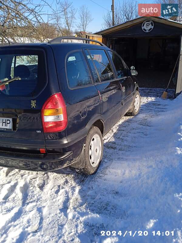 Минивэн Opel Zafira 2002 в Тлумаче