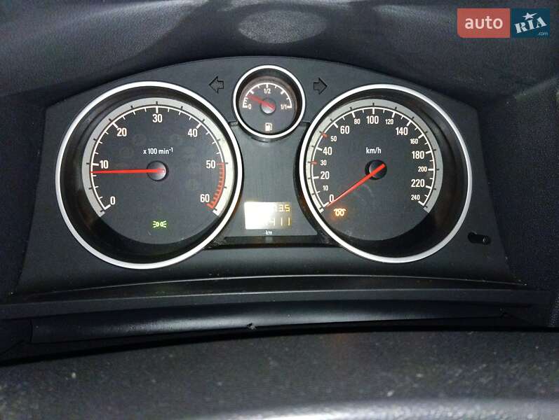 Мінівен Opel Zafira 2013 в Дрогобичі