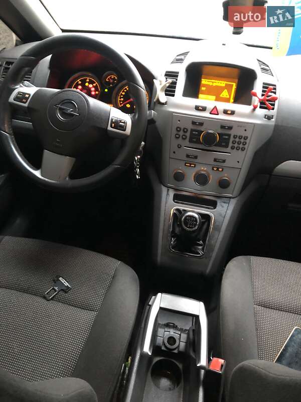 Мінівен Opel Zafira 2010 в Надвірній