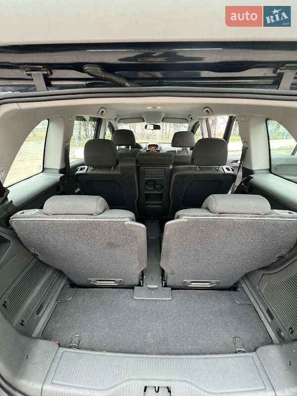 Минивэн Opel Zafira 2014 в Черноморске