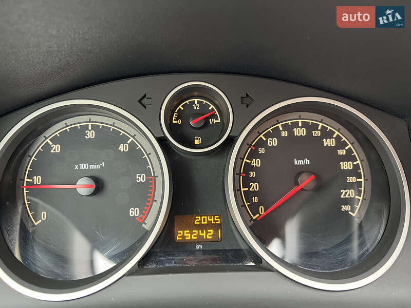 Минивэн Opel Zafira 2014 в Черноморске