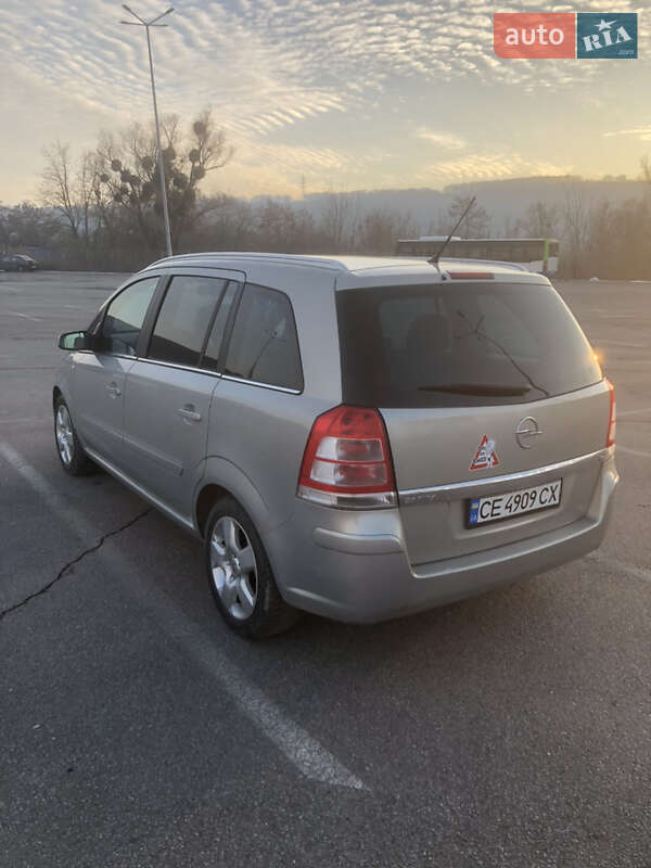 Минивэн Opel Zafira 2007 в Черновцах