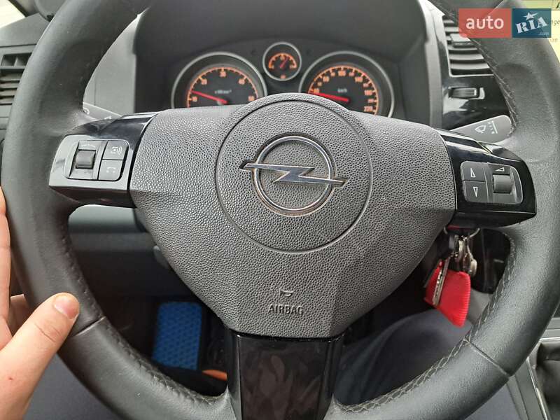 Минивэн Opel Zafira 2008 в Львове