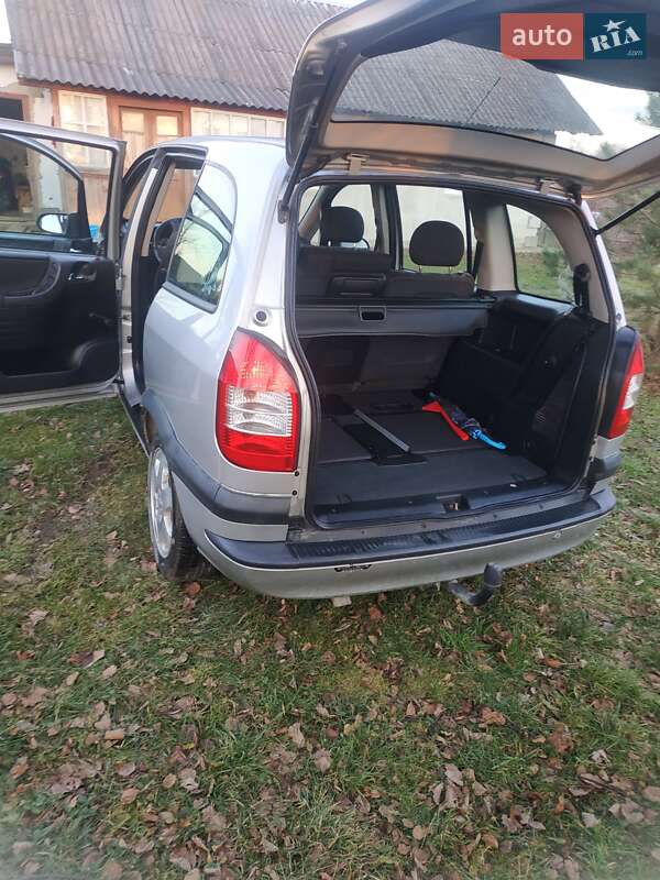 Мінівен Opel Zafira 2003 в Дрогобичі