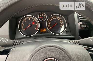 Минивэн Opel Zafira 2010 в 