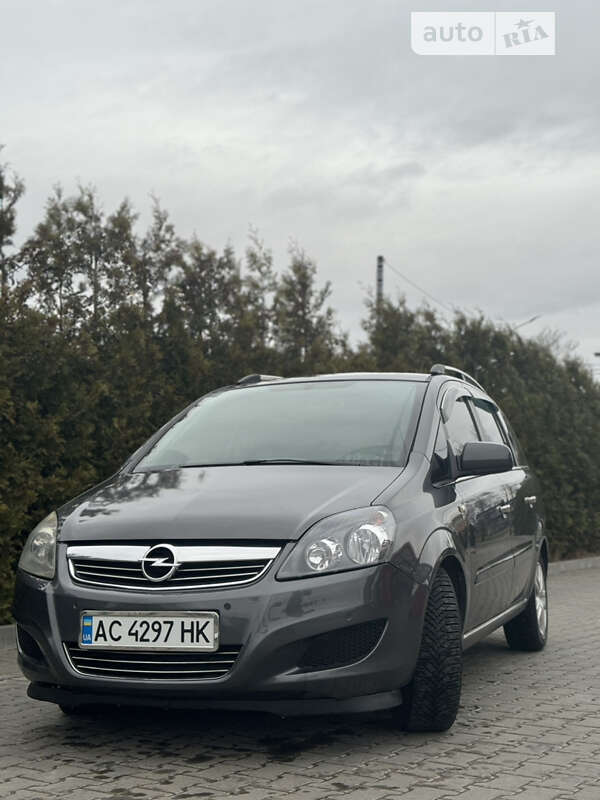 Мінівен Opel Zafira 2010 в Луцьку