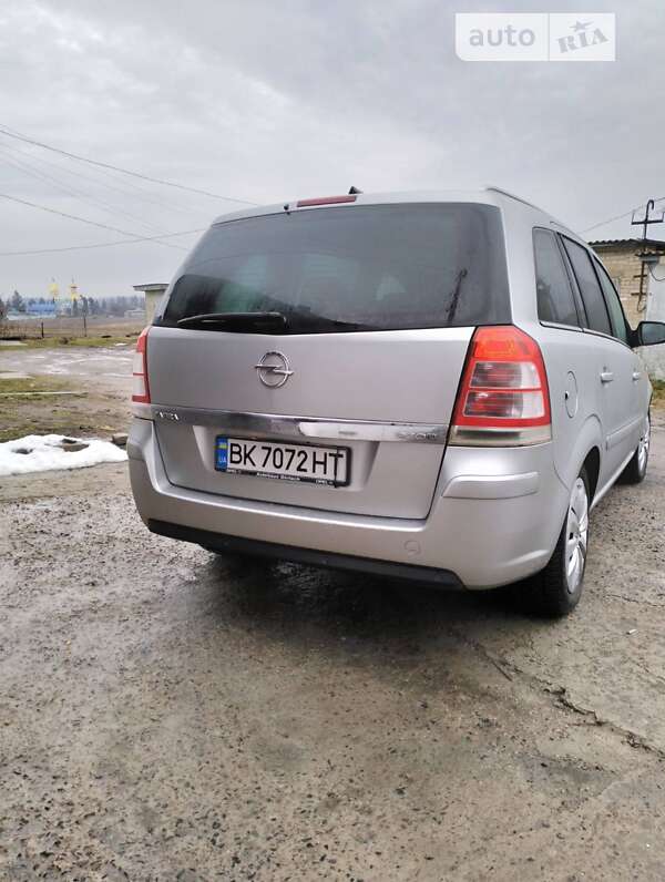 Минивэн Opel Zafira 2013 в Ровно