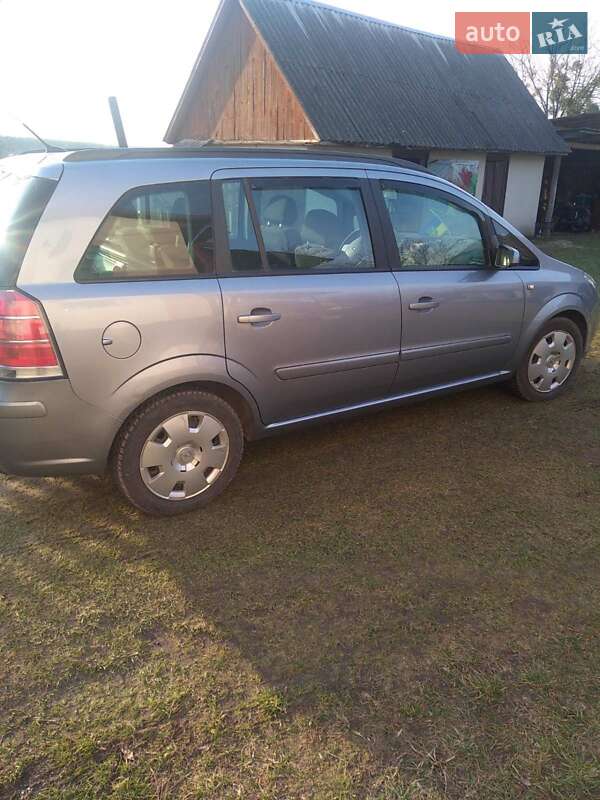 Мінівен Opel Zafira 2006 в Кременці