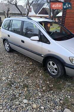 Минивэн Opel Zafira 2002 в Косове