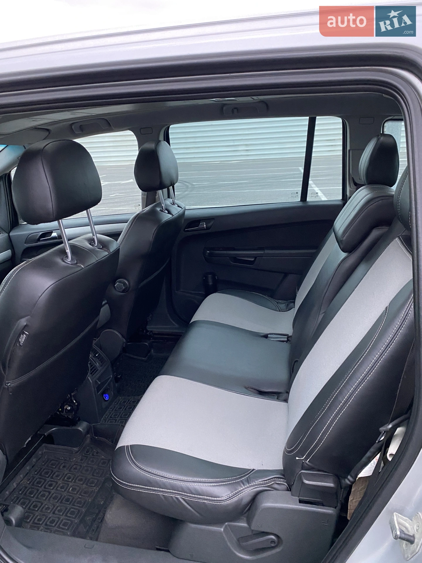 2010 Opel Zafira - мініатюра 11