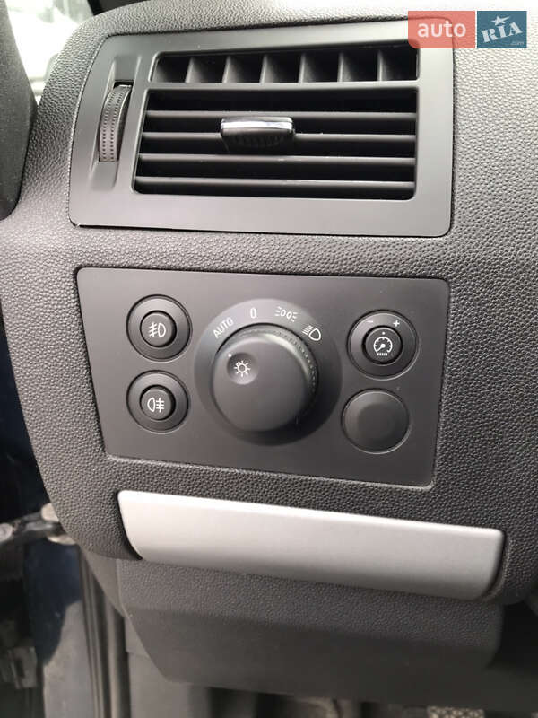 Минивэн Opel Zafira 2011 в Ровно