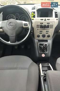 Минивэн Opel Zafira 2008 в Сарнах