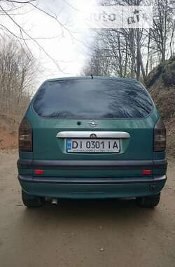 Минивэн Opel Zafira 2001 в Косове