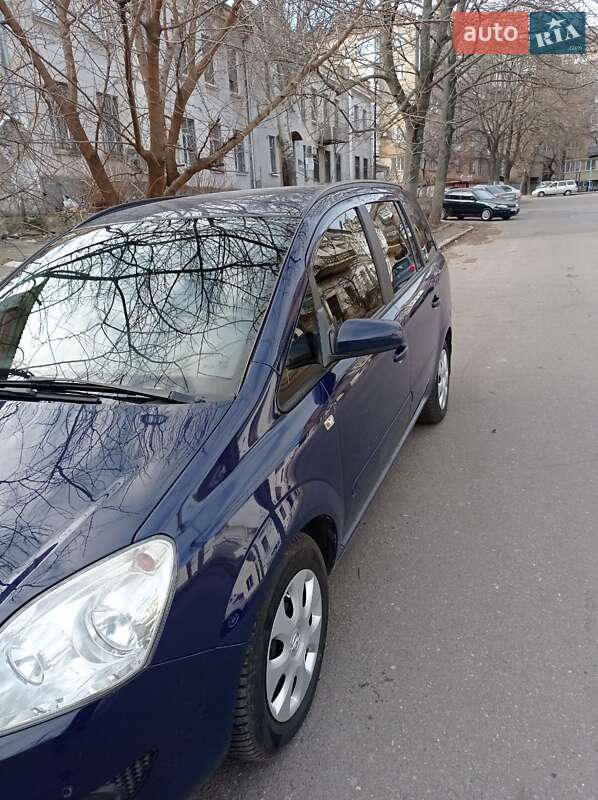 Минивэн Opel Zafira 2008 в 