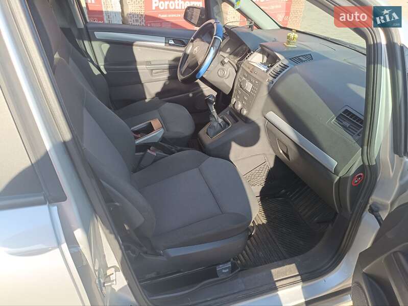 Мінівен Opel Zafira 2007 в Рівному