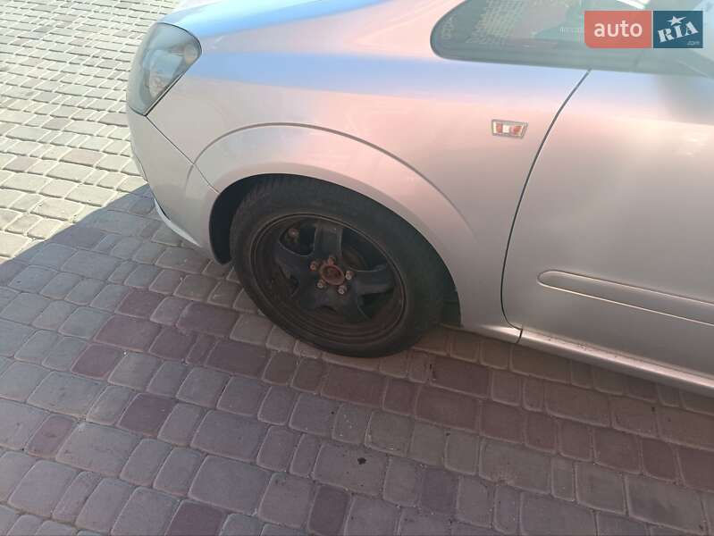 Мінівен Opel Zafira 2007 в Рівному