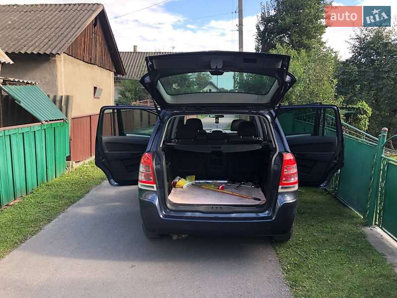 Мінівен Opel Zafira 2008 в Івано-Франківську