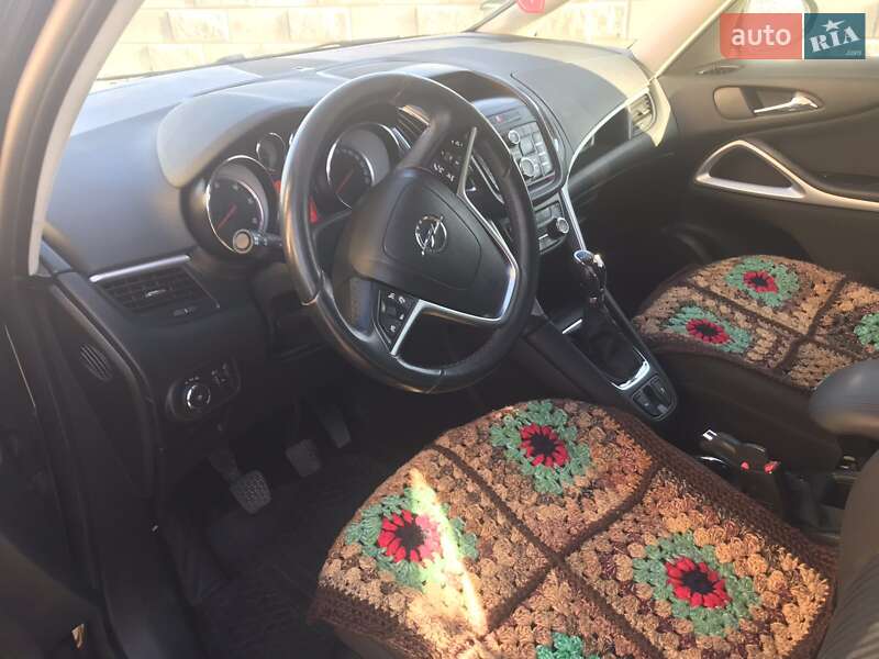 Мінівен Opel Zafira 2014 в Рівному