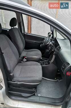 Минивэн Opel Zafira 2003 в Павлограде