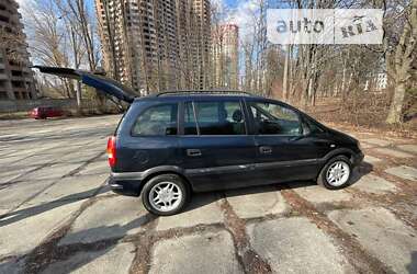 Минивэн Opel Zafira 2002 в Киеве