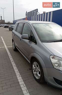 Минивэн Opel Zafira 2011 в 