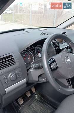 Минивэн Opel Zafira 2011 в 