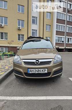 Минивэн Opel Zafira 2013 в Киеве