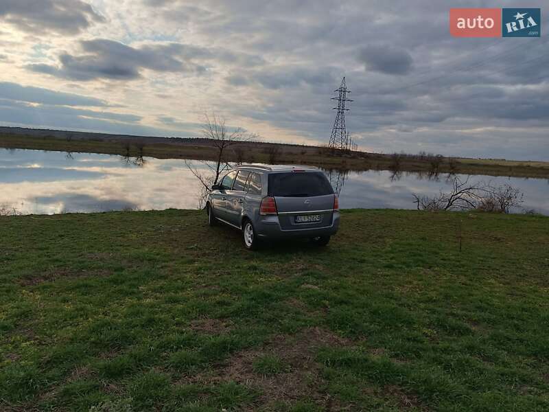 Мінівен Opel Zafira 2005 в Снігурівці