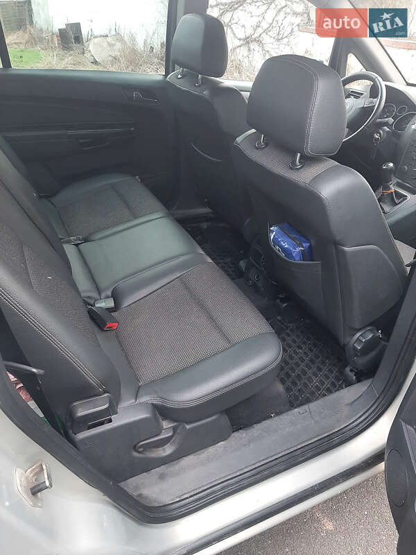 Минивэн Opel Zafira 2007 в Запорожье