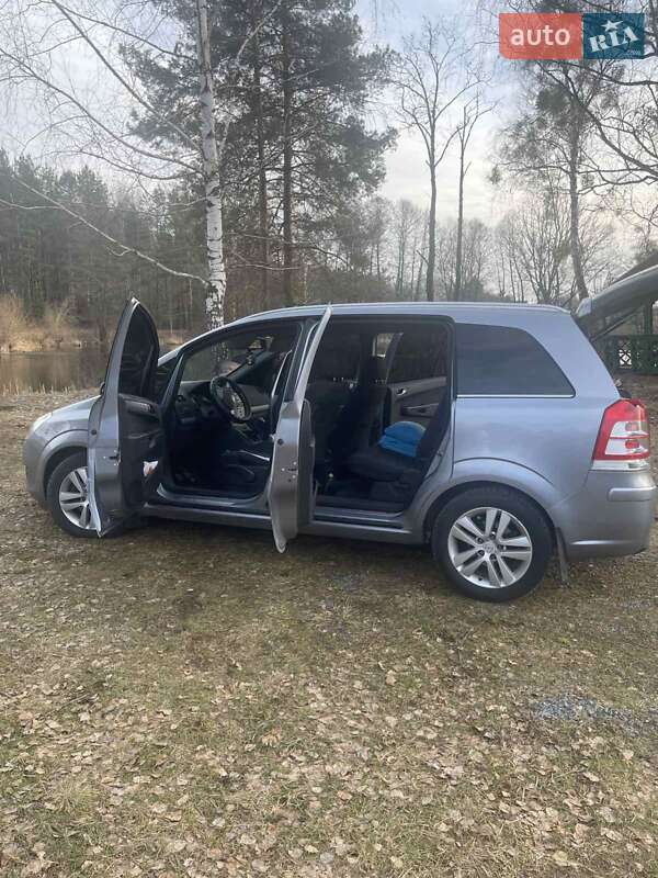 Мінівен Opel Zafira 2009 в Звягелі