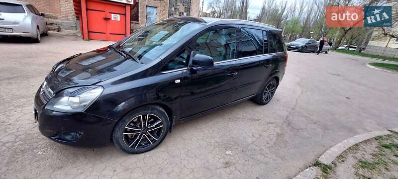 Мінівен Opel Zafira 2011 в Кривому Розі