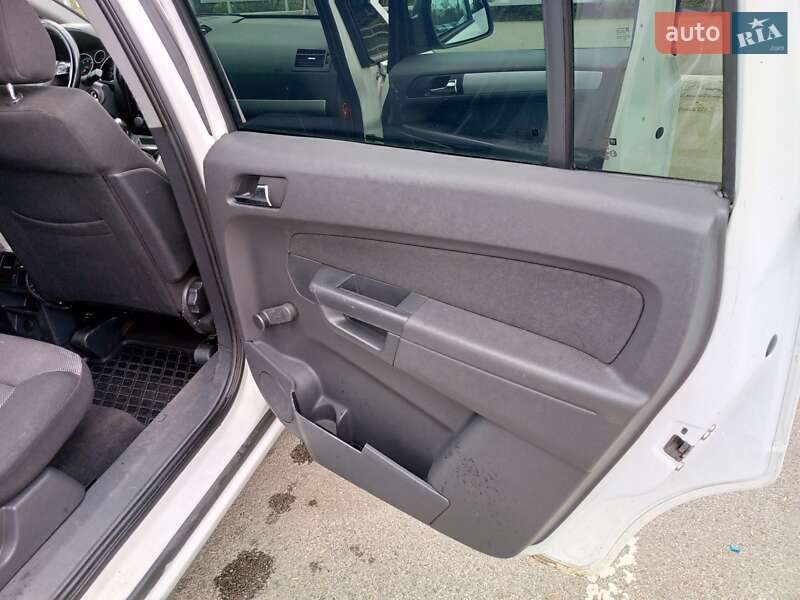 Минивэн Opel Zafira 2011 в Харькове
