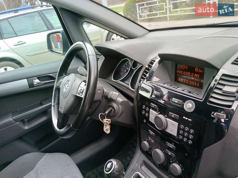 Минивэн Opel Zafira 2011 в Харькове