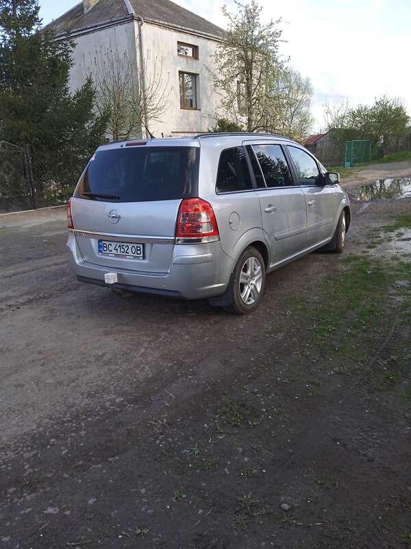 Минивэн Opel Zafira 2011 в Львове