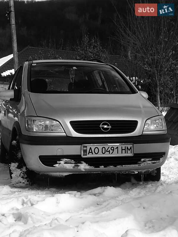 Минивэн Opel Zafira 2000 в Мукачево