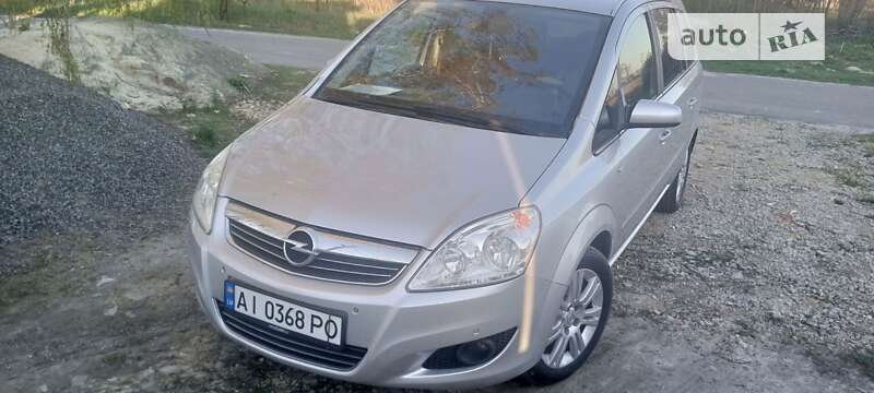 Минивэн Opel Zafira 2008 в Гостомеле