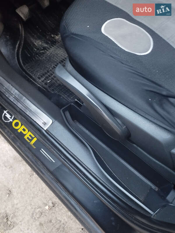 Минивэн Opel Zafira 2005 в Чуднове