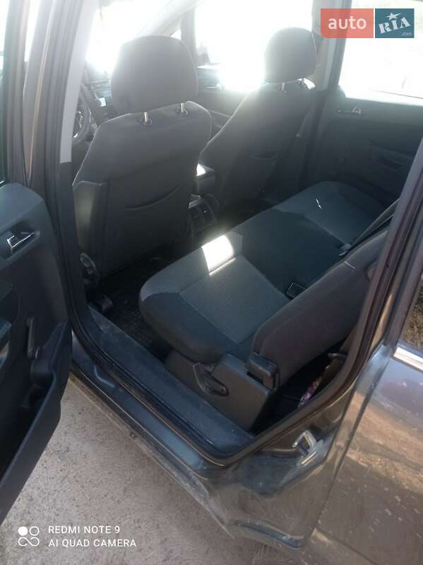 Минивэн Opel Zafira 2011 в Сарнах