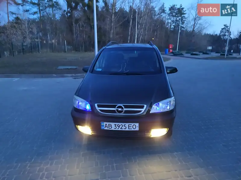 Минивэн Opel Zafira 2003 в 