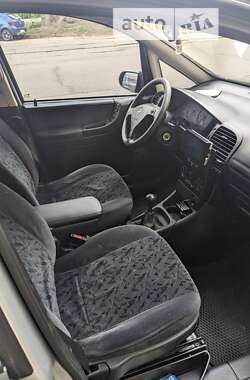 Мінівен Opel Zafira 2001 в Києві