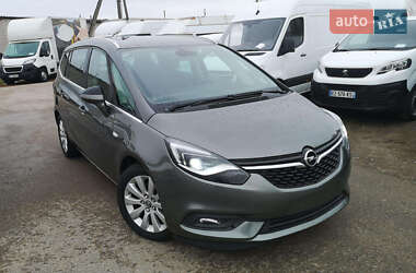 Минивэн Opel Zafira 2017 в 
